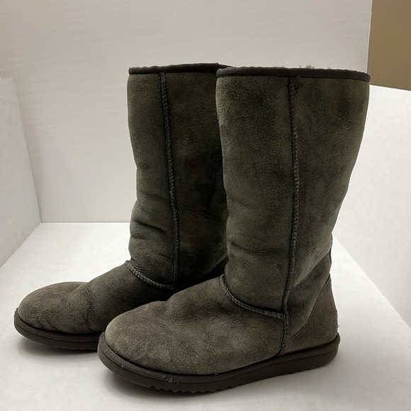 UGG By Australia size 9 - Picture 2 of 6